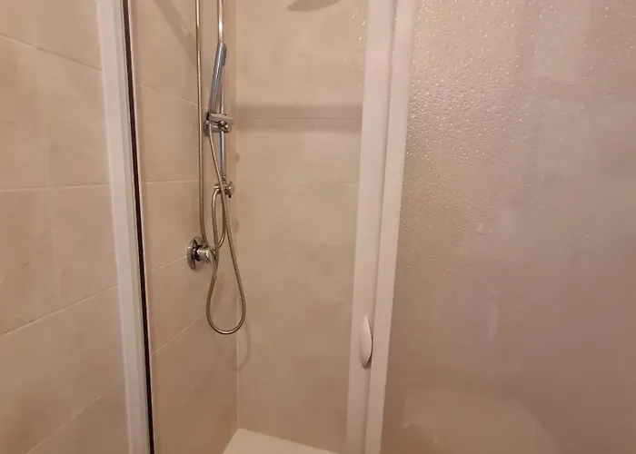 Nel Borgo * 罗卡伊恩佩里亚莱